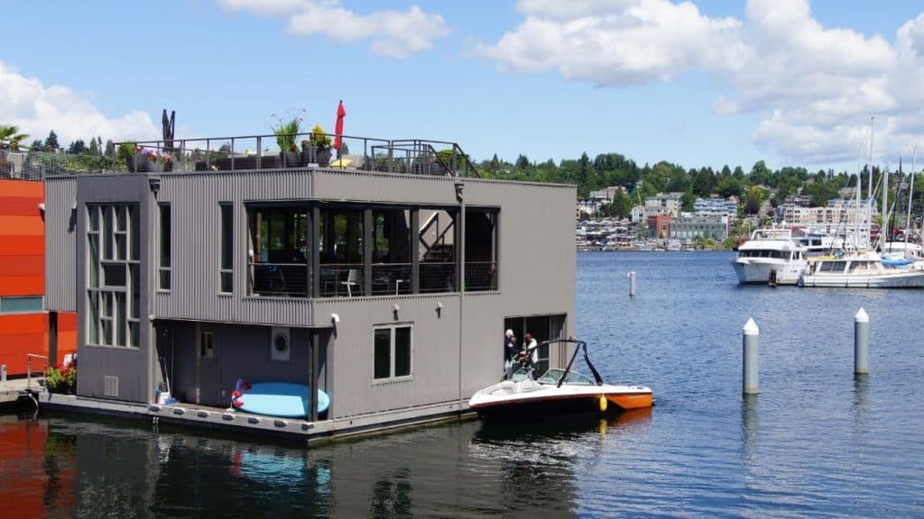 Ultimate Guide To Buying A Houseboat property help